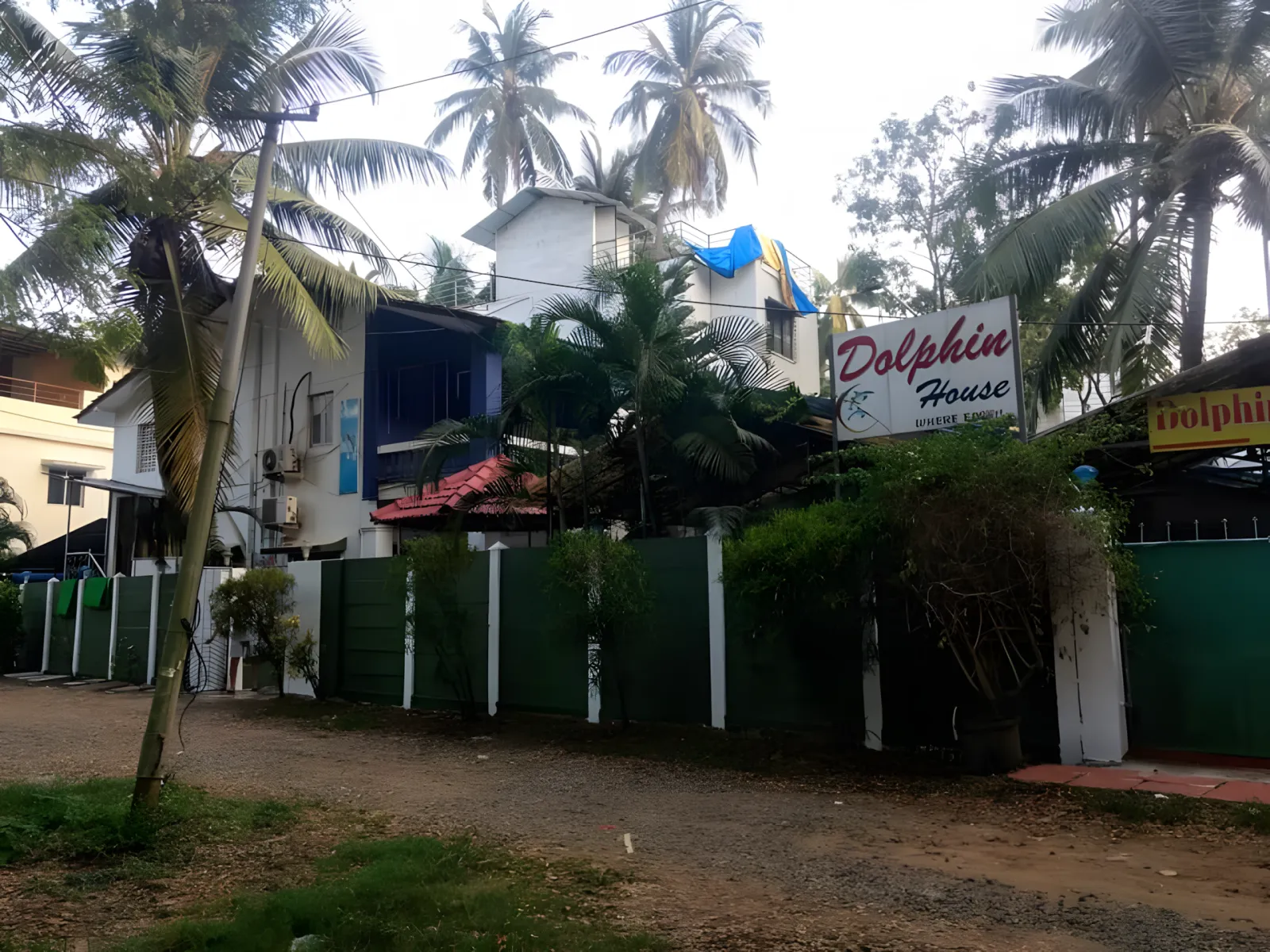Dolphin House Beach Resort contact and location in Nagaon Alibaug