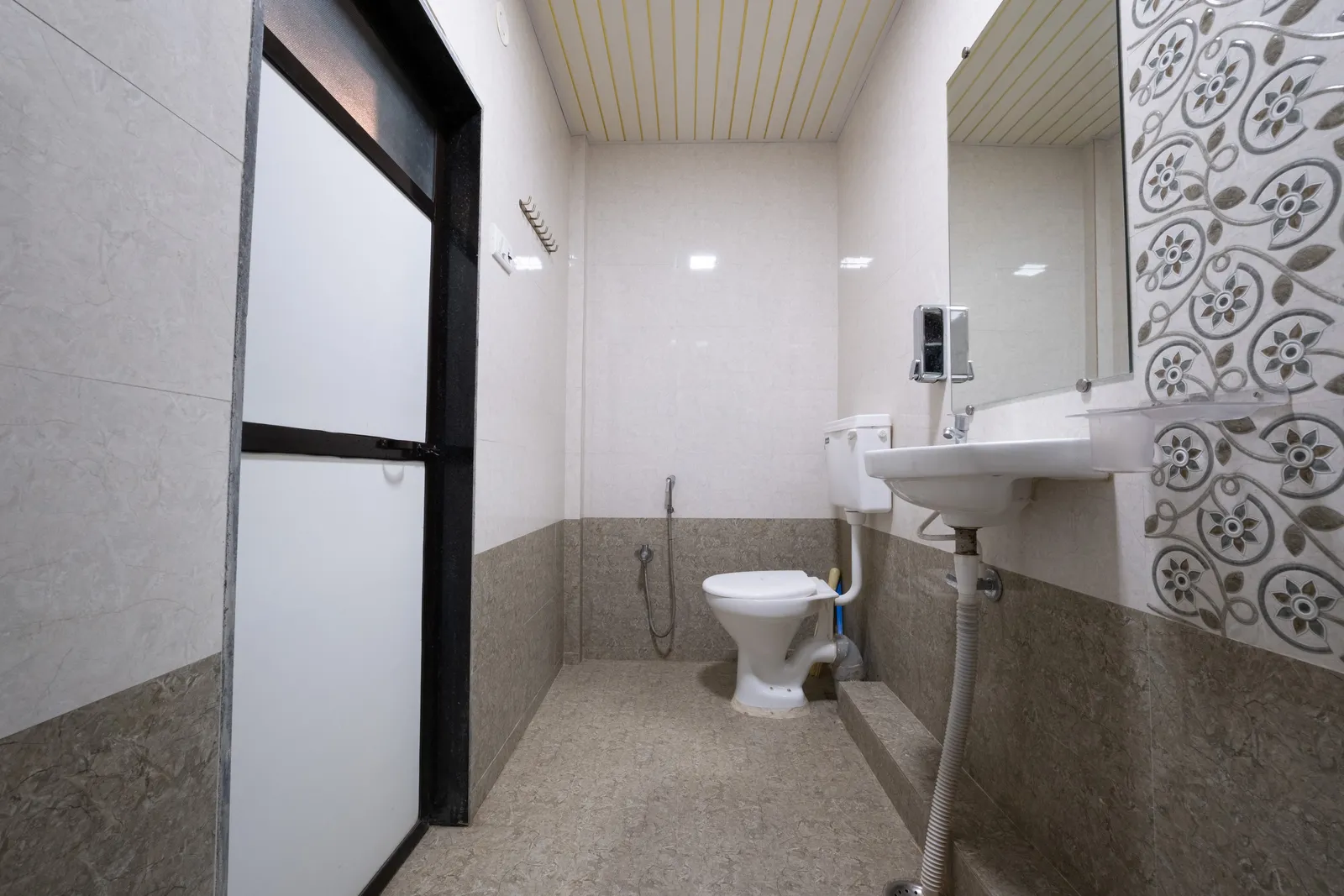 Room 6 photo 3